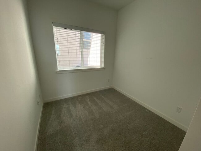 Photo - 3 Bedroom Close to Town