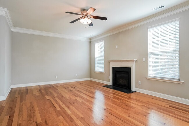 Photo - 170 Davelyn Ct