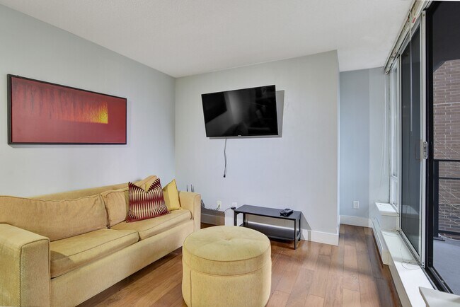 Photo - 1088 Richards St