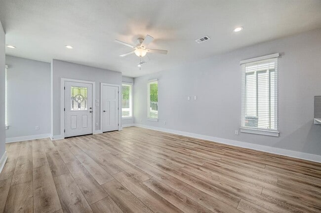 Photo - 340 Shady Bluff Dr