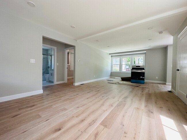 Photo - 123 Oxford Rd Unit 123