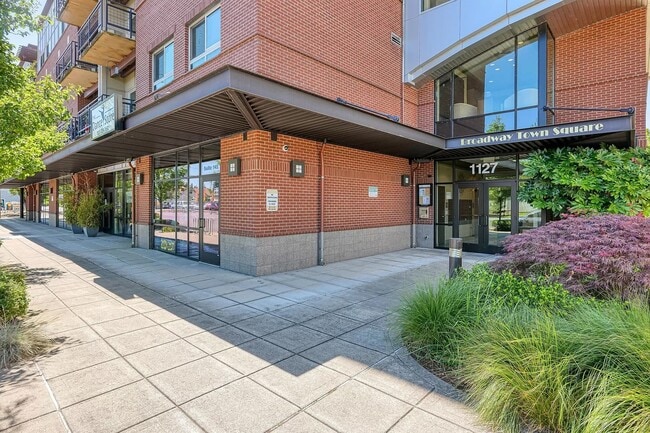 Photo - 1127 Broadway St NE Apartments Unit 216