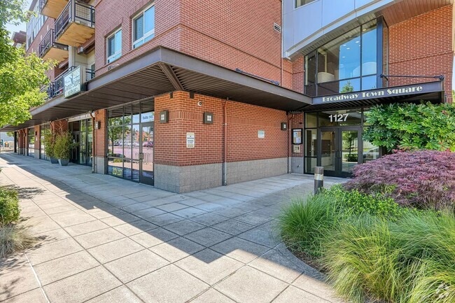 Building Photo - 1127 Broadway St NE Unit 216 Rental