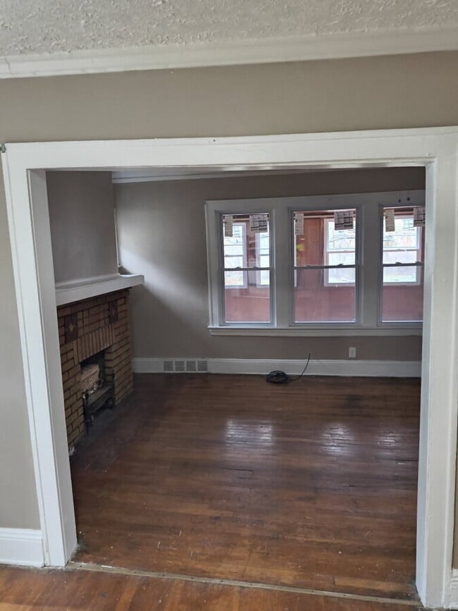 Photo - 3658 E 143rd St Unit 2