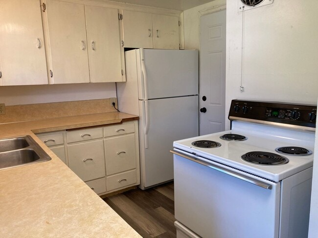 Photo - 3 Bedroom 2 bath home in SW area of Corvallis