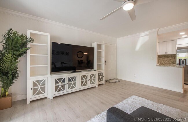 1174 NW 13th St Unit 132b