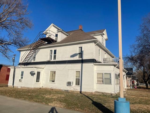 Photo - 211 E 7th St