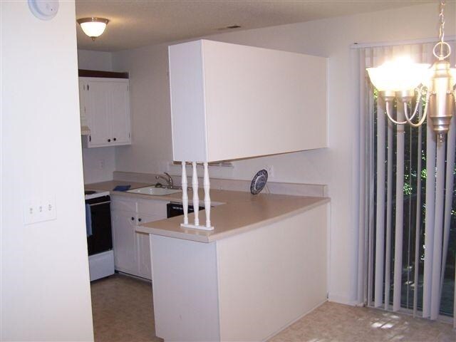 Photo - Colonial Arms Apartments