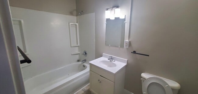 Photo - 527 Tedesco St Unit 2