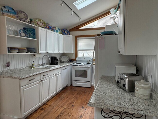 Photo - 177 Wilmot Rd