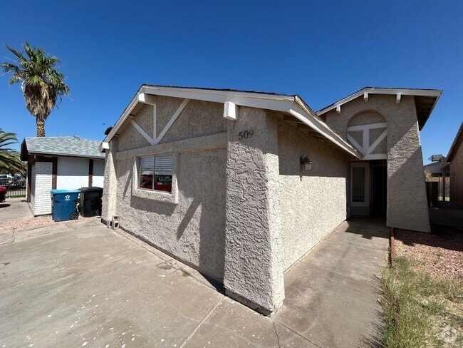 Building Photo - Beautiful single story- 3Bed/2Bath home lo...