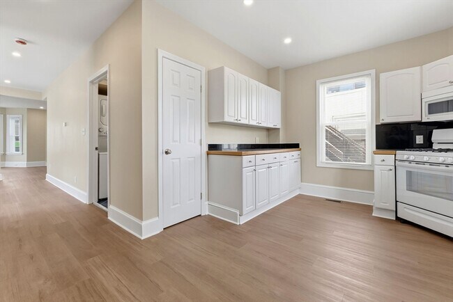 Photo - 142 Elliott St Unit 1