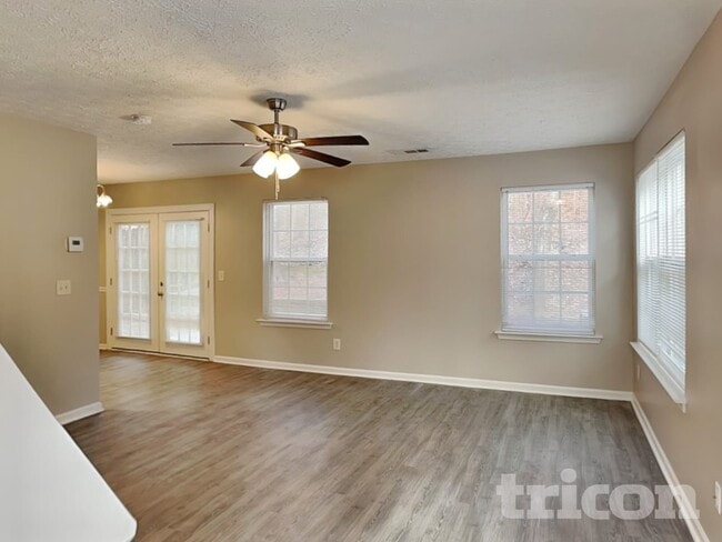 Photo - 220 Osmanthus Way