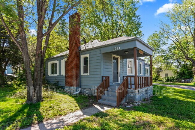 Photo - 3231 Delavan Ave