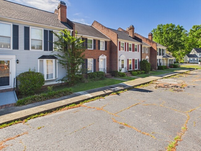 Photo - 1985 Briarcliff Rd