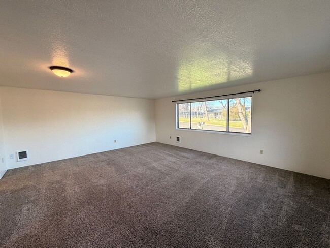 104-114 SW Chandler Dr Unit 114