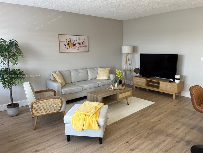 Photo - 13255 SW 9th Ct Unidad 312G