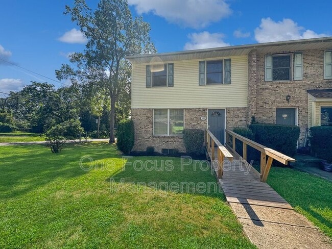 Building Photo - 556 Becker St Rental
