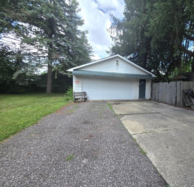 Photo - 745 Lafollette St