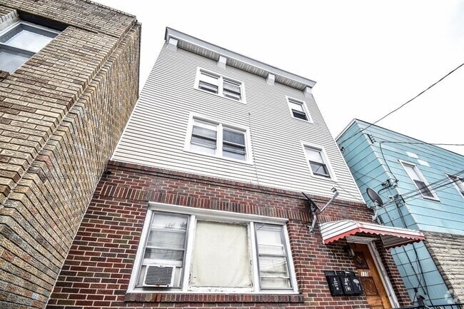 Building Photo - 110 Laidlaw Ave Unit 3 Rental