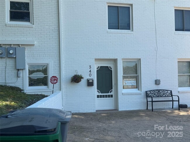 Photo - 340 Hollis Rd