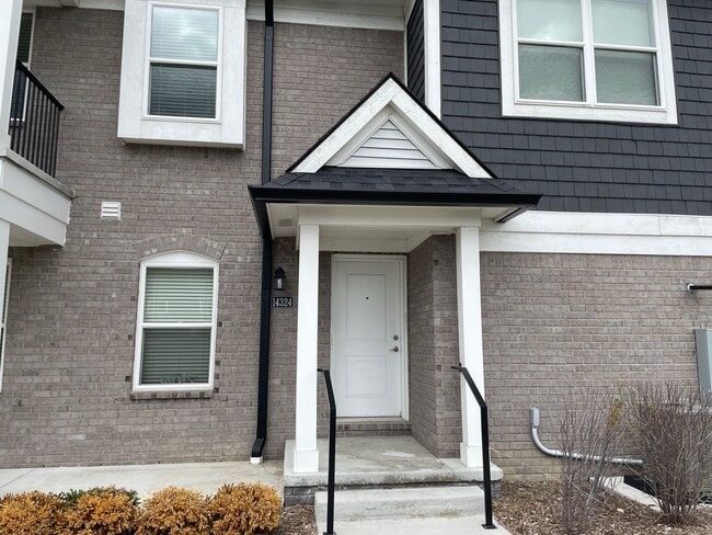 Building Photo - Shelby Township-Newer 2-bedroom, 2-bath condo with Balcony & Garage