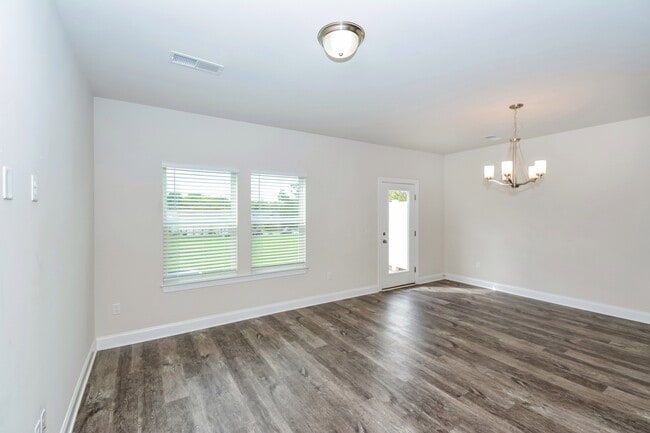 Photo - 831 Holland Ct