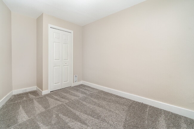 Photo - 321 W Mifflin St