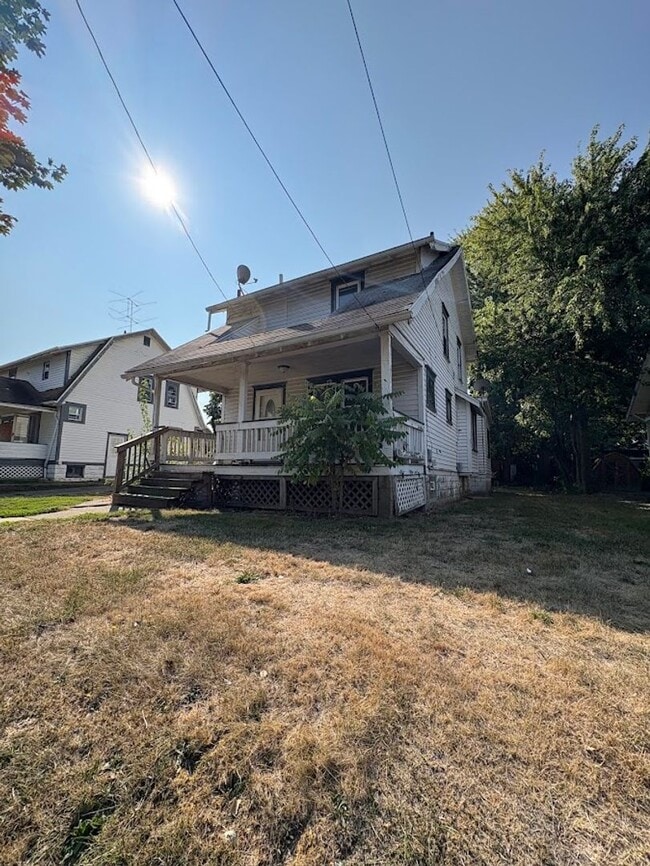 Photo - Three bedroom one bathroom home for rent