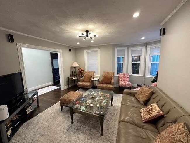 Photo - 132 George St