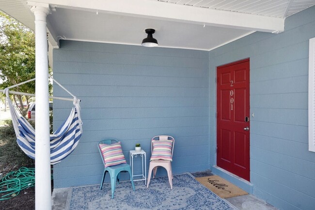 Photo - Furnished Chic Monthly Rental Home in Bradenton, FL VACA or Short Term