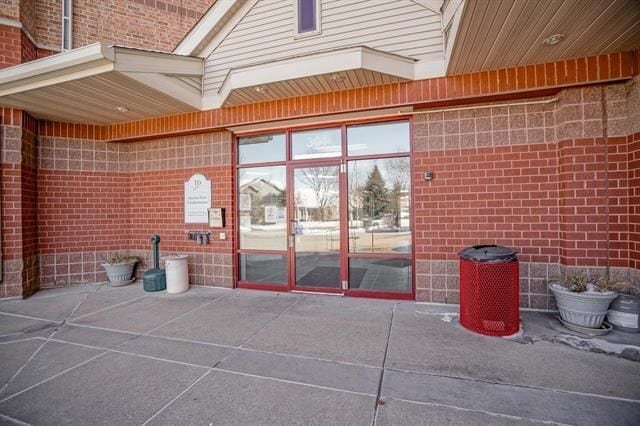 Photo - 301 Harbour Town Dr