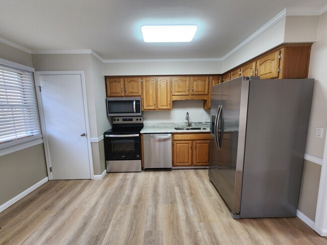 Photo - 860 Beaglin Park Dr