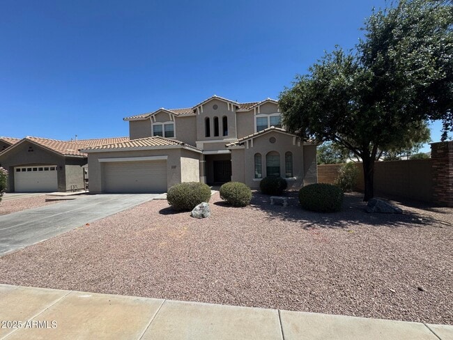 Photo - 1359 E Parkview Dr House