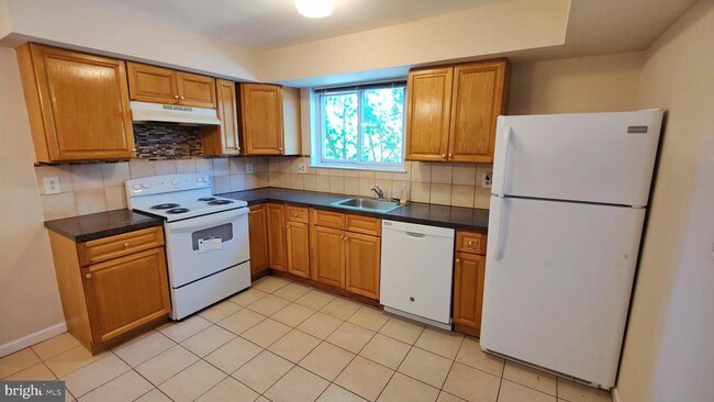 Photo - 6 Buttonwood Rd