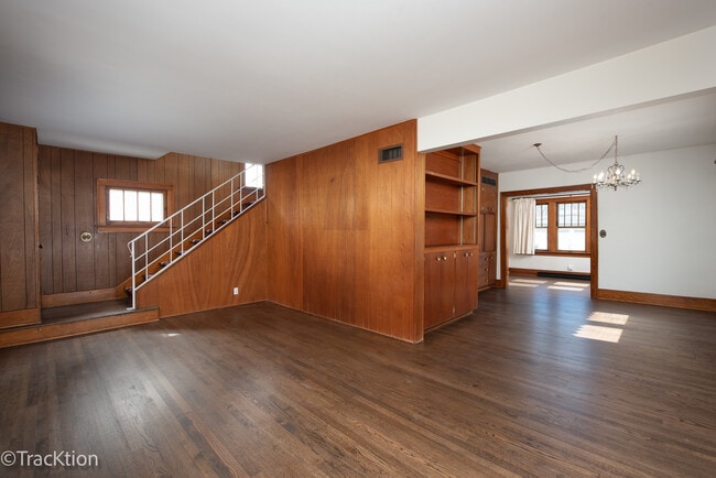 Photo - 5313 Lyman Ave