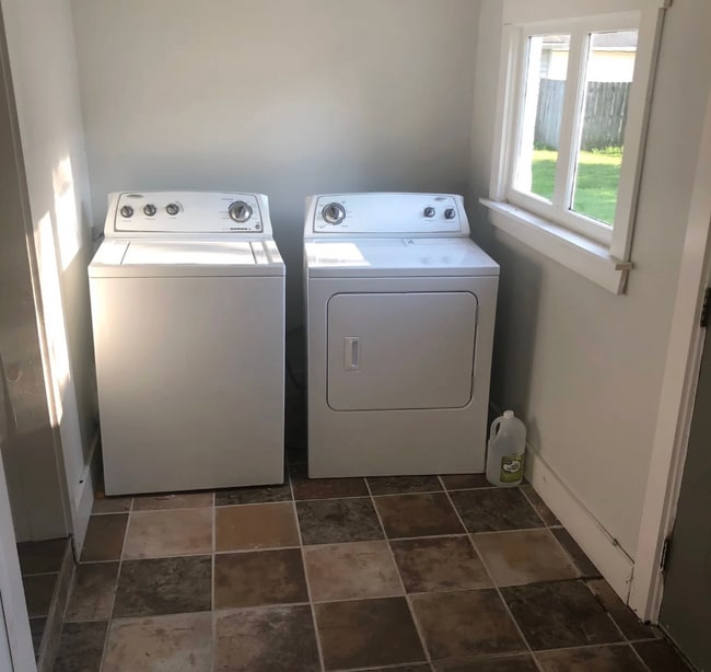 Mudroom - 4302 South Washington Street Unidad 1W