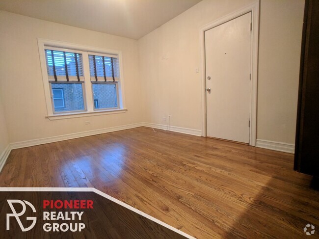 Building Photo - 3820 N Sheffield Ave Unit #3814-3W Rental
