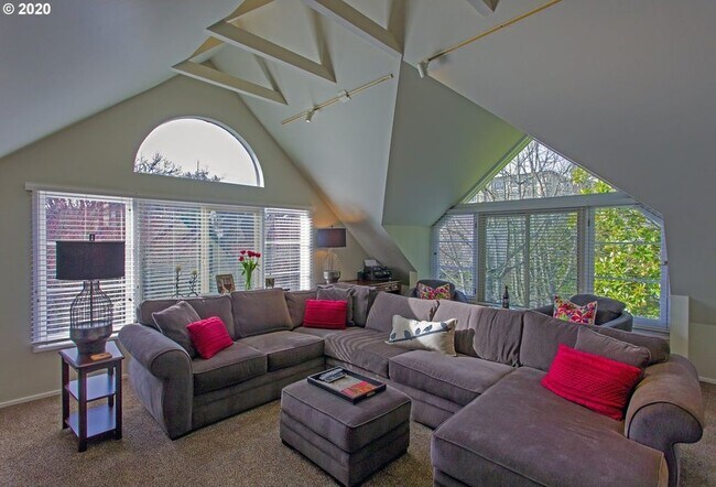 Photo - 1717 NW Hoyt St