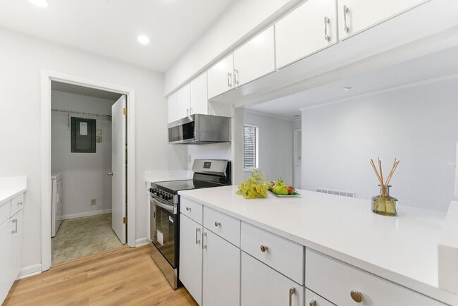 Photo - 56 Finch Trail NE