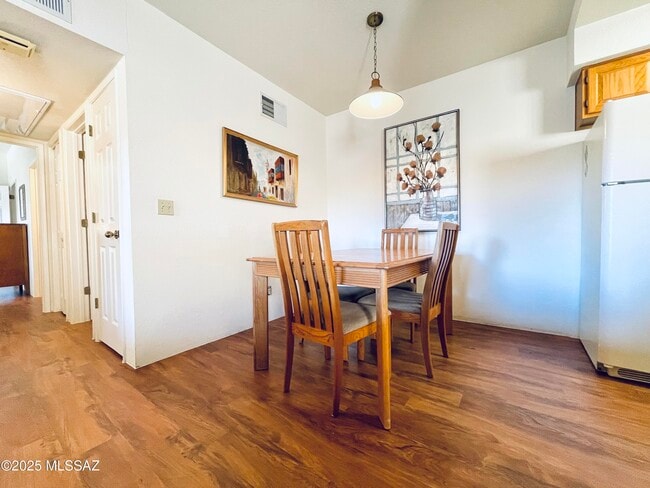 5750 N Camino Esplendora Unit 203