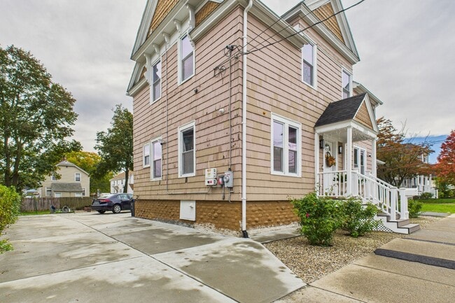 Photo - 122 Roger Williams Ave