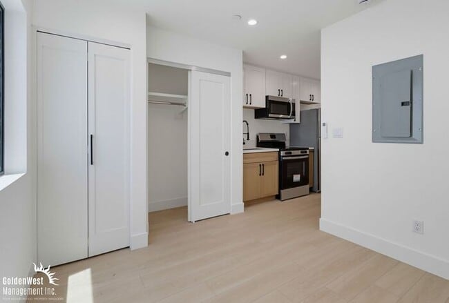 Photo - Newly Built Studio Apartment with Modern Kitchen & Stylish Finishes in San Diego!