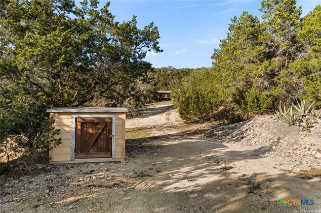 Building Photo - 1597 Pipe Springs Dr