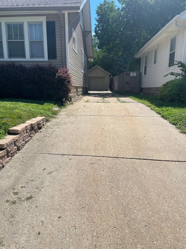 long driveway - 3603 N 60th St