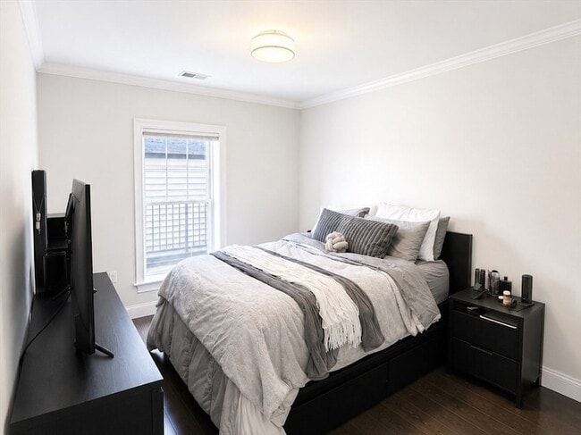 Photo - 728 E Broadway Unidad 205