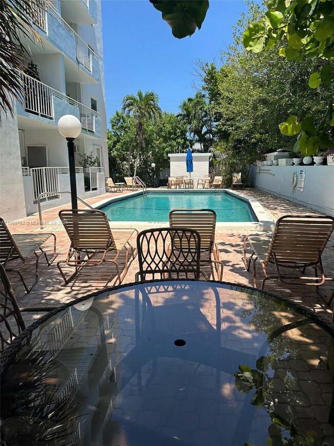 Photo - 2900 Banyan St Unidad 305 Rental
