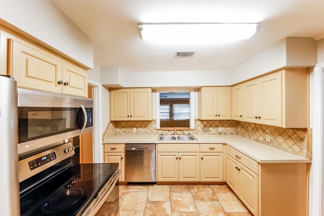 Photo - 1007 High Point Rd