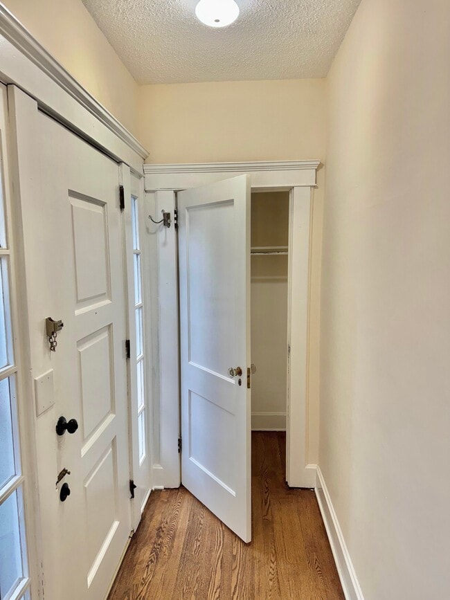 Entrada del apartamento - 383 Dakota St Unidad 1