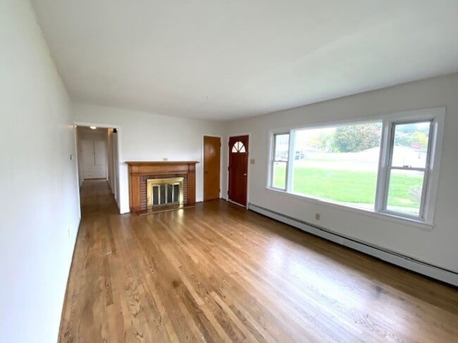 Photo - ONE LEVEL Single Family Home Close To Interstates!